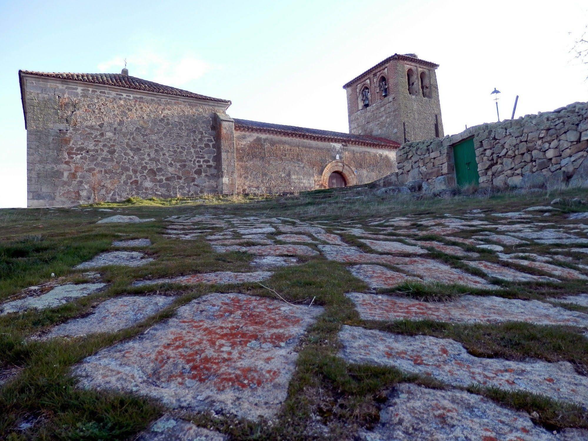 Pensjonat Casa Rural El Dolmen Bernuy-Salinero Zewnętrze zdjęcie