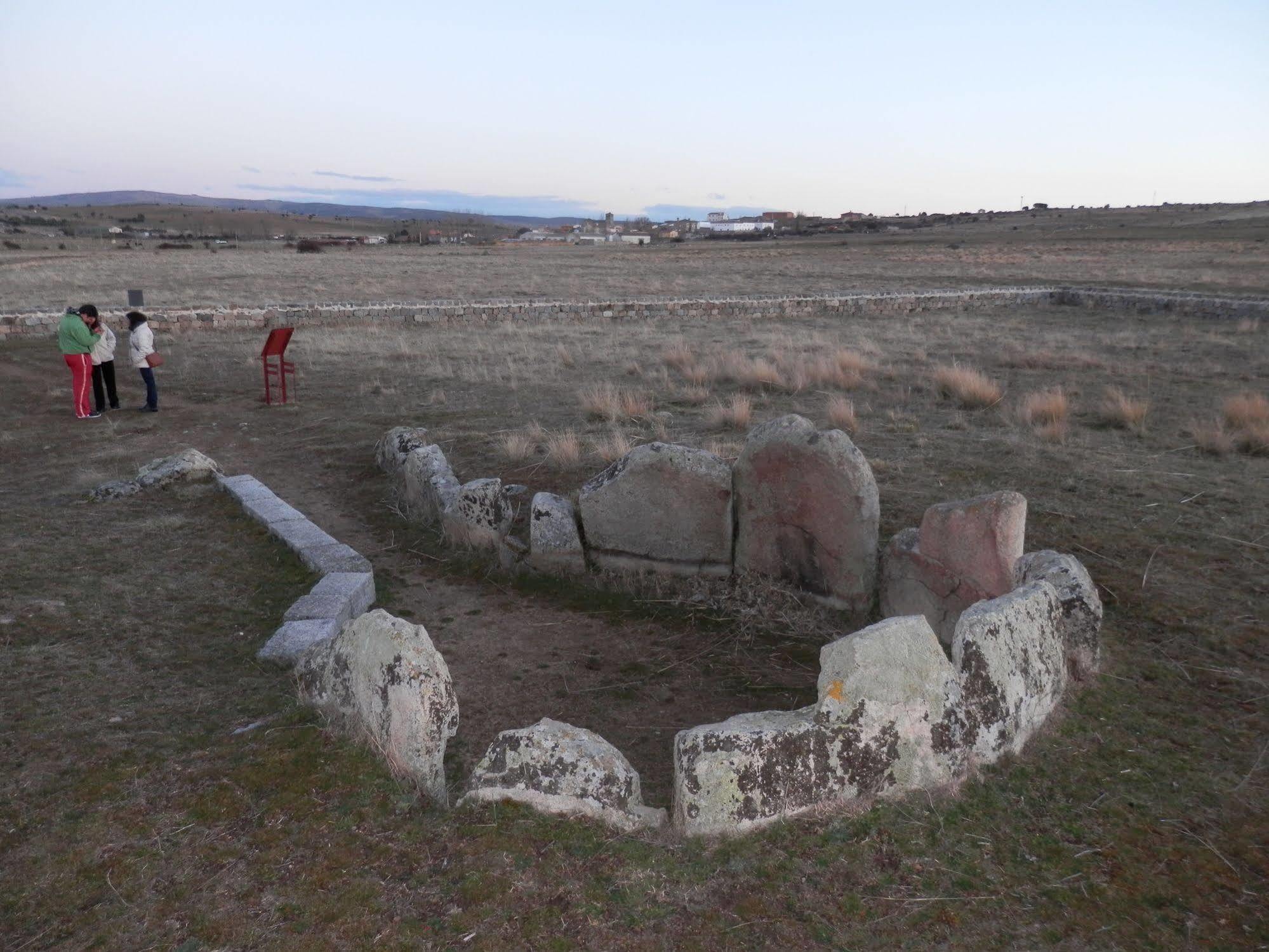 Pensjonat Casa Rural El Dolmen Bernuy-Salinero Zewnętrze zdjęcie